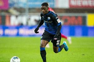 Sieg mit zehn Mann: Paderborn gibt sich nicht auf