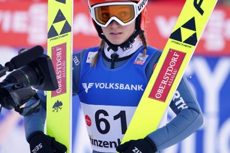Skispringerinnen in Slowenien auf Platz vier