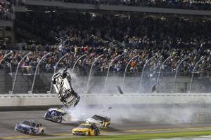 Horror-Crash von Newman überschattet Daytona 500