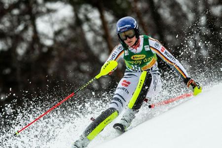 Riesenslalom in Kranjska Gora: Dürr bei Robinson-Triumph auf Rang 23