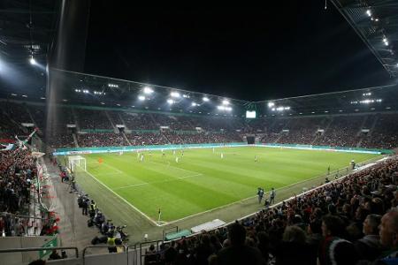 Wegen Feueralarm: Augsburger Stadion geräumt Wegen Feueralarm: Augsburger Stadion geräumt