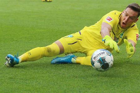 Musste gegen die hochgelobte BVB-Offensive lange Zeit nur selten eingreifen. Parierte gegen Hummels (24.) und Schulz (58.) s...