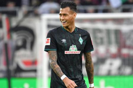Lauerte in seiner Rolle als Stoßstürmer stets auf Fehler der Dortmunder Abwehr. Brauchte bei seiner ersten Chance noch viel ...