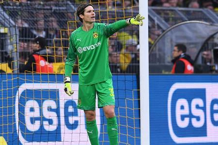 Ließ gleich den ersten Abschluss auf sein Tor nur abklatschen und verteilte so die Einladung zum 0:1 (17.). Machte seinen Fe...