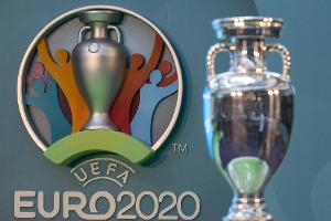 Medien: UEFA prüft Verlegung der EM in den Dezember