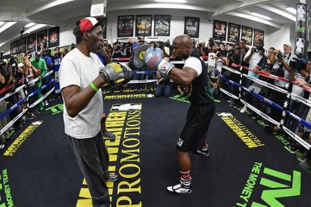 Floyd Mayweather trauert um Onkel und Trainer Floyd Mayweather trauert um Onkel und Trainer