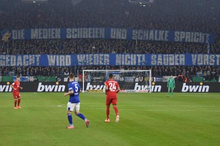 FC Schalke - Bayern München: So protestieren die Fans gegen Bestrafung