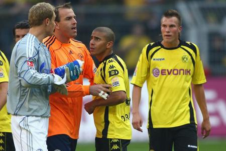 Nach dem Revierderby 2009/10 beschuldigt Kevin Großkreutz Manuel Neuer, ihn mit dem Ellenbogen attackiert zu haben. Weil abe...