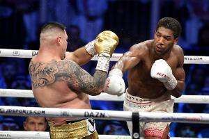 Box-Champ Joshua fühlt sich wie bei Herr der Ringe