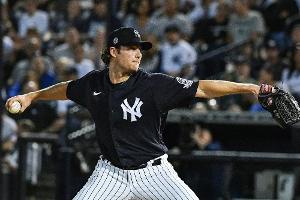 Schutzkleidung statt MLB-Trikots: US-Unternehmen stellt Produktion um