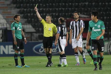 Im Spiel der Europa-League-Quali zwischen PAOK und Rapid Wien war es zu massiven Ausschreitungen gekommen, Saloniki-Fans stü...