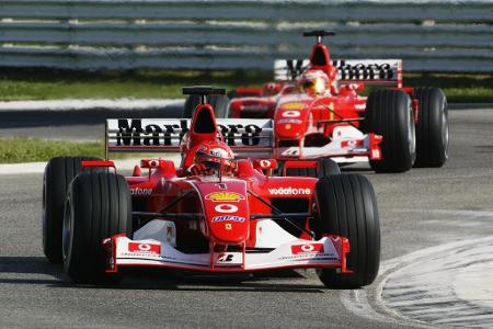 17 Rennen, 15 Siege - der F2002 ist in jener Saison nicht zu schlagen und beschert Michael Schumacher den nächsten WM-Titel....