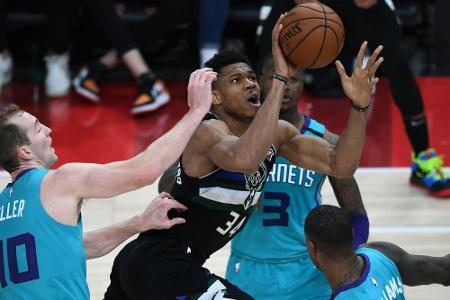 NBA: Basketballer erhalten vorerst weiter volles Gehalt NBA: Basketballer erhalten vorerst weiter volles Gehalt