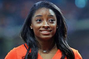 Weltsportlerin Biles empfindet Olympiaverschiebung als Last