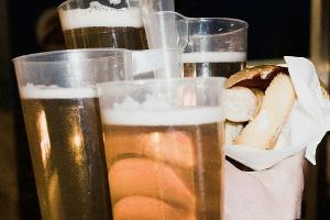 Amateurvereine verkaufen virtuelles Bier und Bratwürstchen
