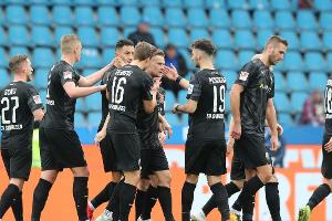 Sandhausen verlängert mit Führungsduo