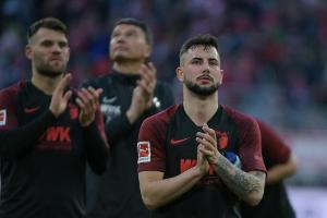 FC Augsburg verteilt Gutscheine an Helfer