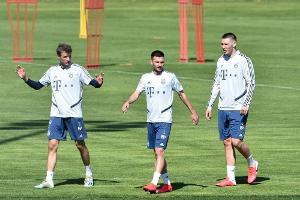 Wissenschaftler Froböse empfiehlt vier Wochen Training vor Bundesliga-Neustart