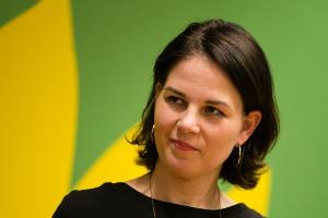 Anne Will: Politiker kritisieren Geisterspiele im Fußball