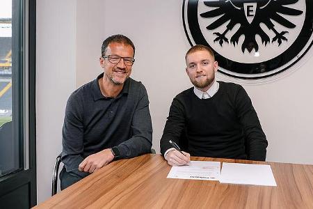 Eintracht Frankfurt: Nils Stendera