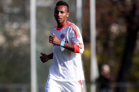 Geborgen in den USA, aufgewachsen im oberbayerischen Miesbach, 2009 mit 14 Jahren in die Jugend des FC Bayern gewechselt. Ka...
