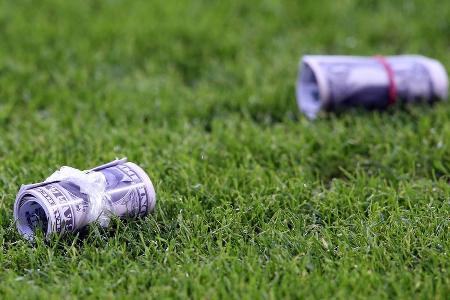 Ablösesummen jenseits der 100 Millionen Euro sind im Fußballgeschäft keine Seltenheit mehr. Doch welches Team hat den teuers... Ablösesummen jenseits der 100 Millionen Euro sind im Fußballgeschäft keine Seltenheit mehr. Doch welches Team hat den teuers...