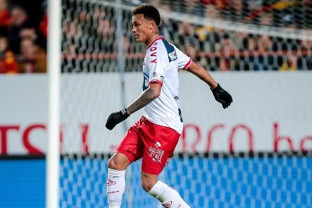 Junger brasilianischer Innenverteidiger mit großem Potenzial. Sammelte Spielpraxis in Belgien, das könnte auch noch in der k...