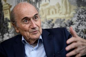 Blatter: "WM 2022 wird in Katar gespielt"
