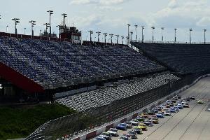 NASCAR-Rennserie vor leeren Tribünen fortgesetzt