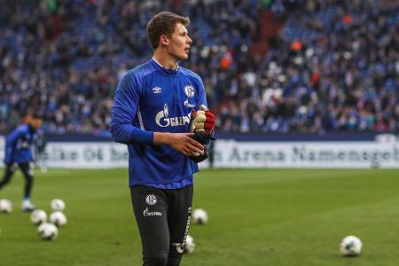 Wird Stellvertreter von Manuel Neuer, hat dafür seinen Status als Nummer eins und Kapitän beim FC Schalke 04 geopfert. Einzi...