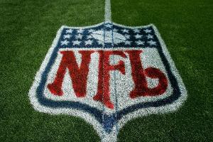 Sexuelle Belästigung im Flieger: NFL-Profi verklagt Airline