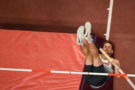 Blech gewinnt Stabhochsprung-Event in Düsseldorf, Holzdeppe schwächelt Blech gewinnt Stabhochsprung-Event in Düsseldorf, Holzdeppe schwächelt