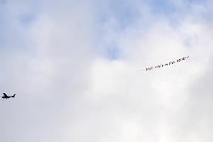Burnley-Kapitän Mee schämt sich für "White Lives Matter"-Banner