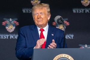Bei Erlaubnis des Kniefalls: Trump will NFL- und Fußballspiele boykottieren