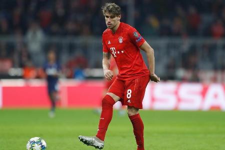 Half am Ende noch mit, den Vorsprung über die Zeit zu bringen. Klärte einmal in brenzliger Situation nach einer Eintracht-Ecke.