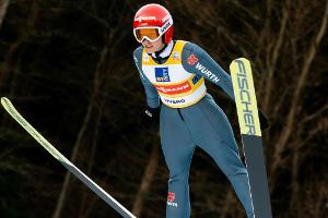 Skispringerinnen feiern in Oberstdorf WM-Premiere auf der Großschanze