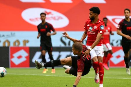 Big Points für Augsburger Blitzstarter - Mainz muss weiter zittern Big Points für Augsburger Blitzstarter - Mainz muss weiter zittern