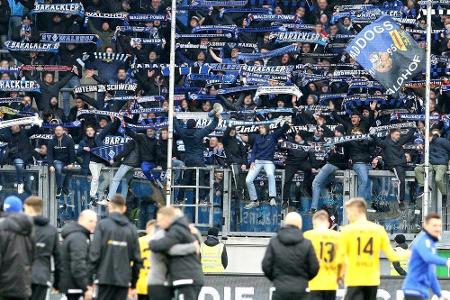 Ausschreitungen bei Relegationsspiel 2018: Waldhof Mannheim und DFB einigen sich Ausschreitungen bei Relegationsspiel 2018: Waldhof Mannheim und DFB einigen sich