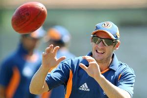 Saison im Aussie Rules Football wird in Adelaide mit Zuschauern fortgesetzt