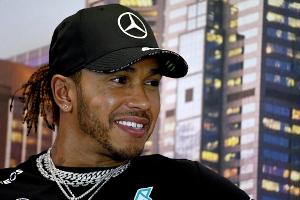 Hamilton steigt wieder ins Auto - Mercedes testet neue Corona-Abläufe