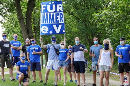 Eine Gruppe von Fans macht sich für den Erhalt des e.V. stark.