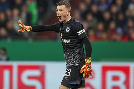 Erwischte einen ganz schlechten Tag und war wahrlich nicht der nötige Rückhalt im Derby. Zeigte am Ball etliche Wackler und ...