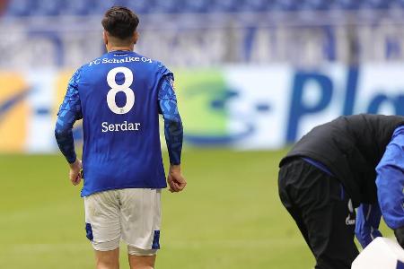Schalkes Hoffnungsträger in der Krise, kurierte durch die lange Pause seinen Zehenbruch aus. Verletzte sich nach zwei wirkun...