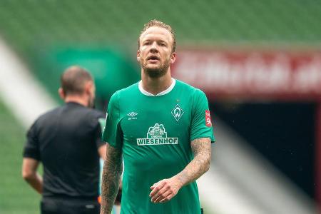 Trotz drohender Gelb-Sperre in der Startelf, nach sehr ordentlicher Leistung in einer starken Bremer Defensive zur Pause aus...