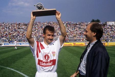 Der Mittelstürmer erzielte in seiner Karriere 157 Bundesliga-Treffer. Doch auch als er 1992 beim VfB Stuttgart mit 22 Treffe...