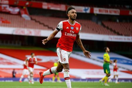 Aubameyang schießt Arsenal auf Platz sieben - Chelsea patzt bei West Ham Aubameyang schießt Arsenal auf Platz sieben - Chelsea patzt bei West Ham