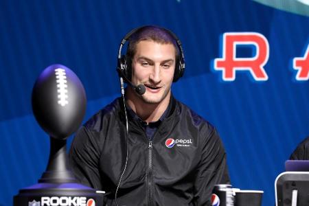 Bosa unterschreibt Rekordvertrag bei Chargers Bosa unterschreibt Rekordvertrag bei Chargers