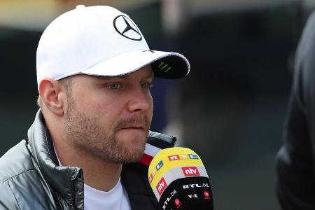 Das Verhältnis zwischen Mercedes und Bottas ist nicht frei von Ungereimtheiten. Mercedes speist den Finnen regelmäßig mit Ei...