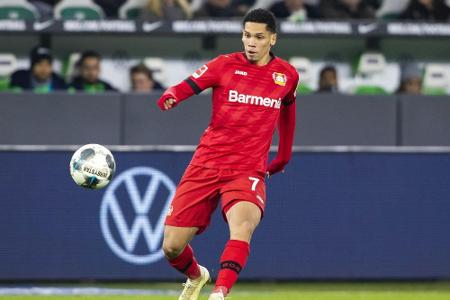 Kreuzbandriss: Bayer-Profi Paulinho fällt mehrere Monate aus Kreuzbandriss: Bayer-Profi Paulinho fällt mehrere Monate aus