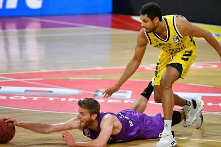Basketball: Bamberg holt Berliner Ogbe Basketball: Bamberg holt Berliner Ogbe